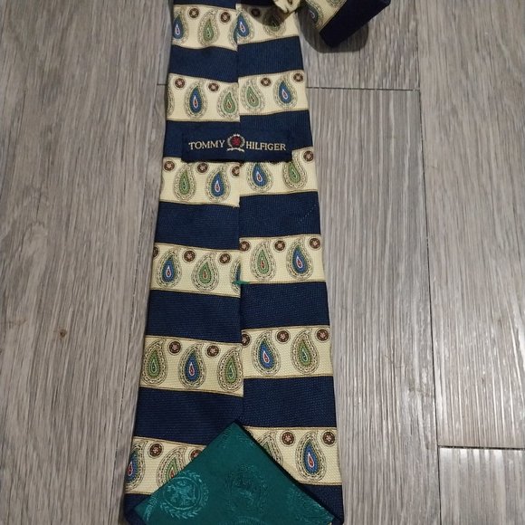 Tommy Hilfiger Paisley Stripe 100% Silk Necktie - Picture 2 of 2